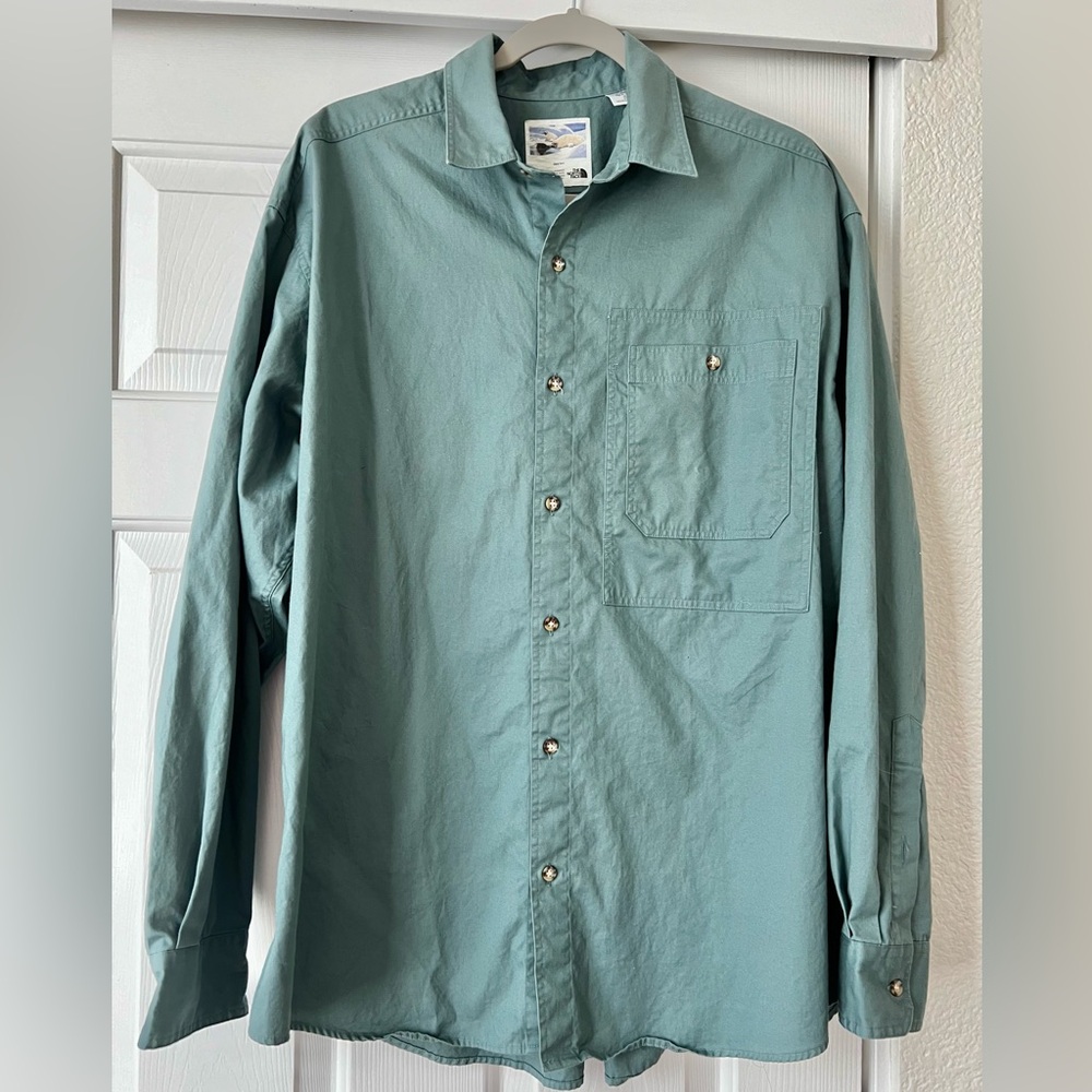 North Face Men’s Vintage Button Up Long Sleeve Cotton Shirt - Large